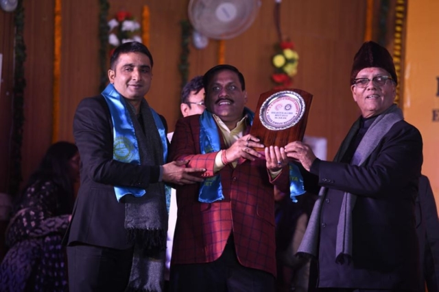 Receiving ‘Distinguished Alumni Award’ for contribution in the field of Administration at Madan Mohan Malaviya University of Technology, Gorakhpur