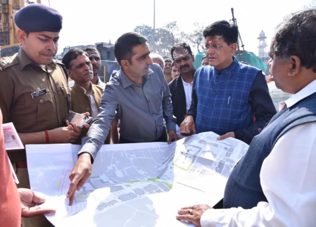Union Minister, Railways Commerce and Industry, Shri Piyush Goyal Ji visited Kashi Dham and had detailed discussions about the project