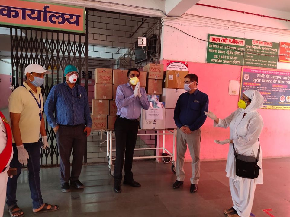 NGOs Janmitra and cry india in association with Shri Vishwanath donated 10,000 masks, biscuits and disposable gloves to Doctors at Pandit Deen Dayal Upadhyay Hospital, Varanasi