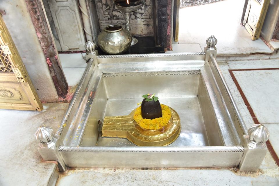 आज दिनांक 15-05-2020 को श्री काशी विश्वनाथ मंदिर में भोग आरती।