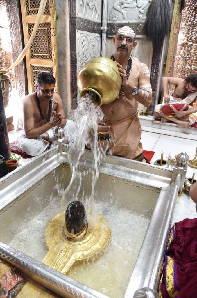 आज दिनांक 22-06-2020 को श्री काशी विश्वनाथ मंदिर में भोग आरती